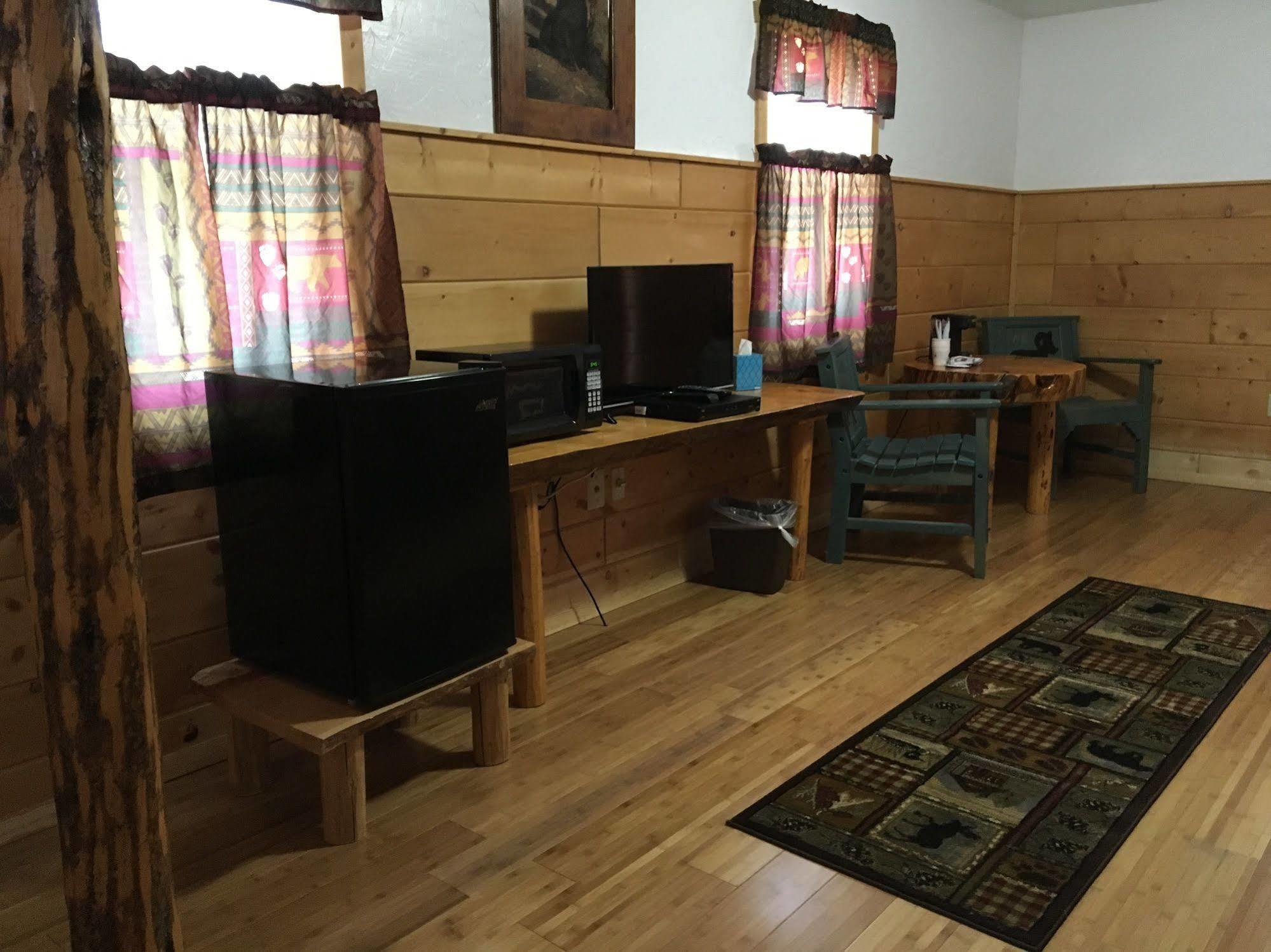 Chinook Winds Motel Dubois Εξωτερικό φωτογραφία