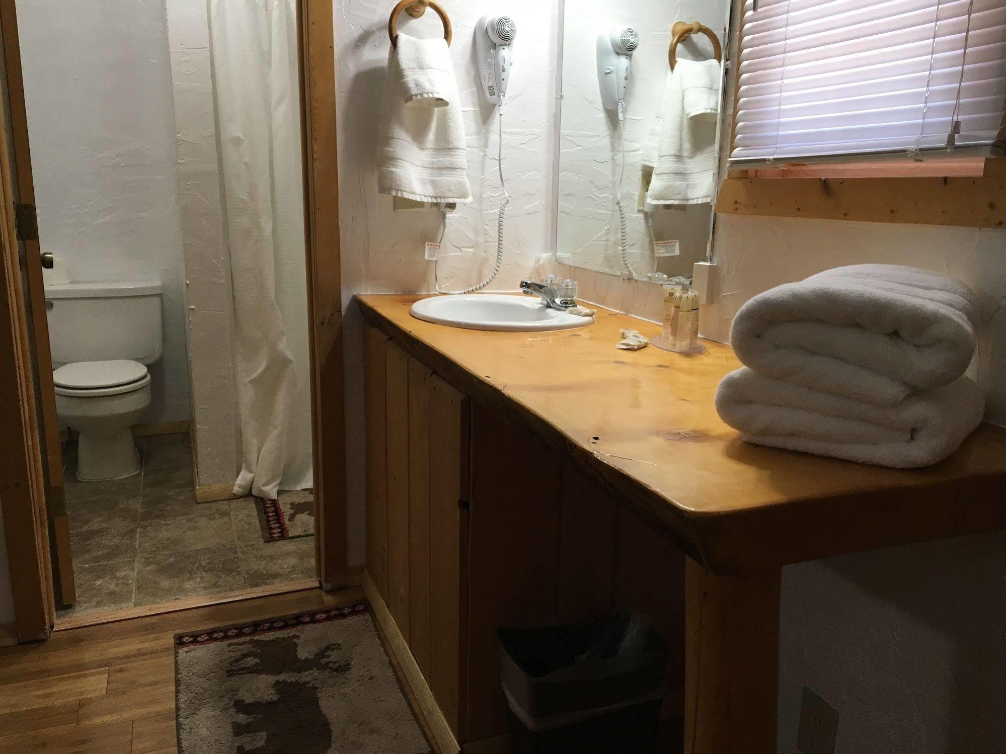 Chinook Winds Motel Dubois Εξωτερικό φωτογραφία